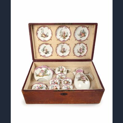 A Meissen Tea and coffee service in a later leather case