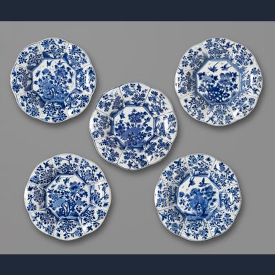 Set of five chinese blue and white lobed plates with floral design