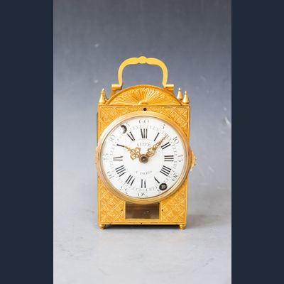 Een Franse Pendule d'Officier, gesigneerd 'FIÉFÉ à Paris', Louis XVI ca. 1780.