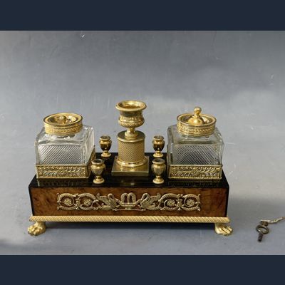 Empire inktstel met speelwerk, circa 1820.