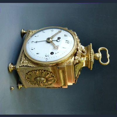 Een Louis XVI officiers pendule, Zwitsers circa 1780-90.