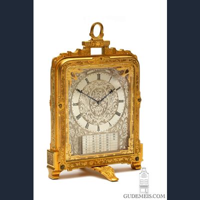 Een Engelse gegraveerde verguld messing strut klok Cole, circa 1845.