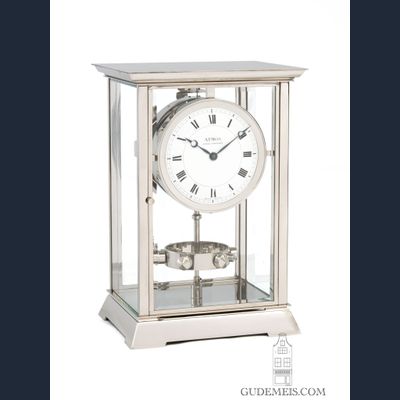 Een Franse Art Deco vernikkelde Reutter patent atmos klok, circa 1933.