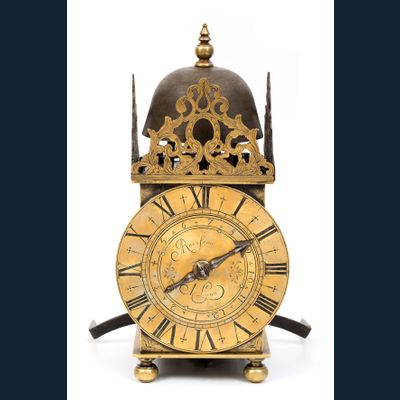 Een zeldzame vroege Franse messing lantaarnwekker, Rousseau A Lyon, circa 1665