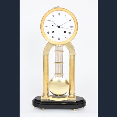 Een grote messing skeletregulateur attr. Hubert Sarton, circa 1820.