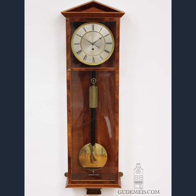 Een Oostenrijkse mahonie ‘Dachluhr’ regulateur wandklok, circa 1840.