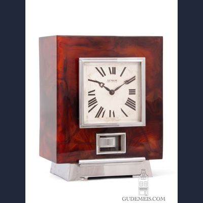 Een Franse art Deco ambrolieten Reutter Atmos klok, circa 1935