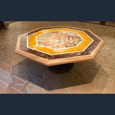 Octagonale tafel in verschillende marmersoorten, 18e eeuw, Italië
