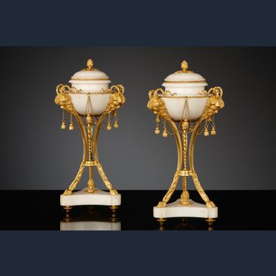 Paar französische Louis XVI Kassoletten