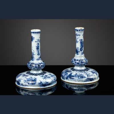 Paar Delfts aardewerk tafelkandelaars, ca. 1678-1686