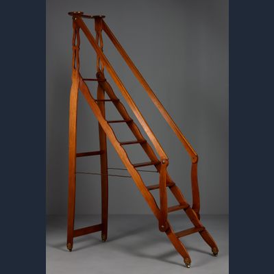 Franse Louis XVI Bibliotheektrap