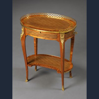 Klein Frans Transition Tafeltje, gestempeld N Petit JME