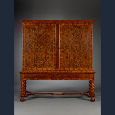 Hollands Louis XIV kruisvoetkabinet