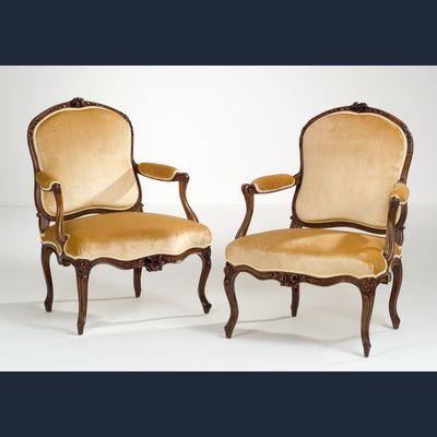 Paar Franse Louis XV Fauteuils à la Reine
