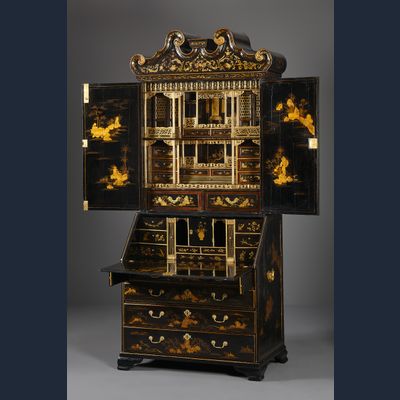 Chinese bureau cabinet for the European market