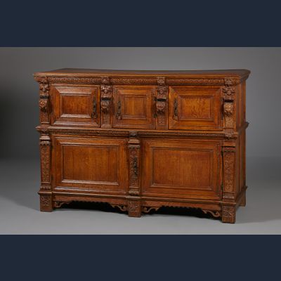 Südniederländischer fünftüriger Renaissance-Schrank