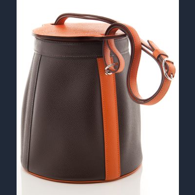 Hermès Schoudertas in Oranje/Bruin Courchevel Leer