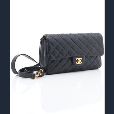 Chanel Flap Rugtas in Marineblauw Lamsleder
