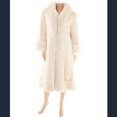 Witte Nertsen Mantel