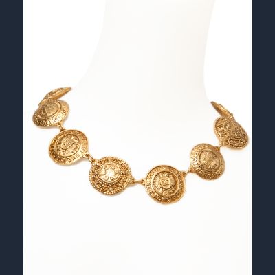 Chanel Medaillon Ketting en Oorclips