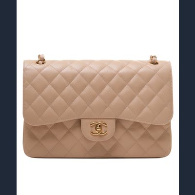 Chanel Iconische 2.55 Jumbo Schoudertas in Beige Gematelasseerd Kaviaar Leder