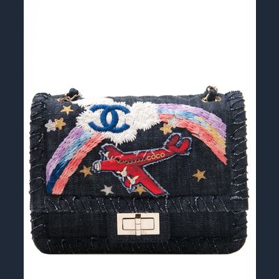 Chanel Flap Schoudertas in Jeans met Veelkleurig Borduursel - Beperkte Editie