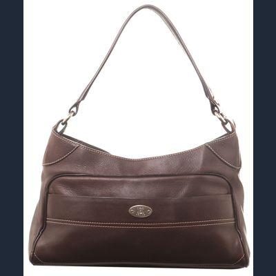 Céline Schoudertas in Bruin Leder