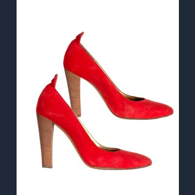 Chanel Rode Suède Pumps