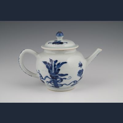 Een Chinees porseleinen theepot