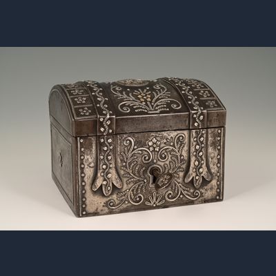 Een Russisch ijzeren kistje.
