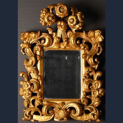 A small mirror
