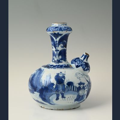 Een delfts aardewerk kendi