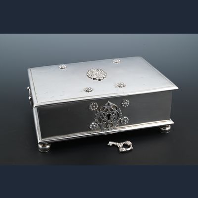 Koloniaal zilveren sirih kistje