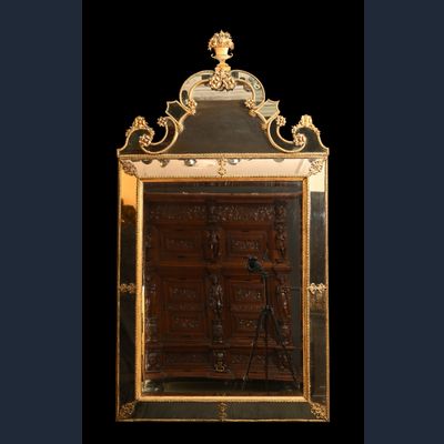 Een Zweedse barokspiegel van Burchardt Precht, actief in Stockholm 1674-1738