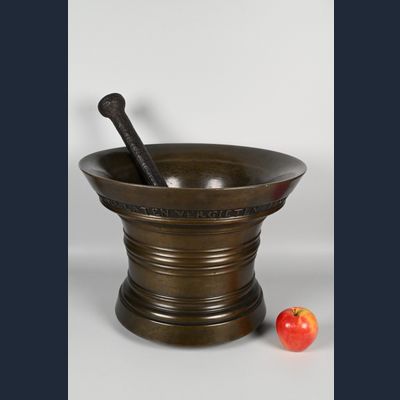 Grote bronzen Vijzel