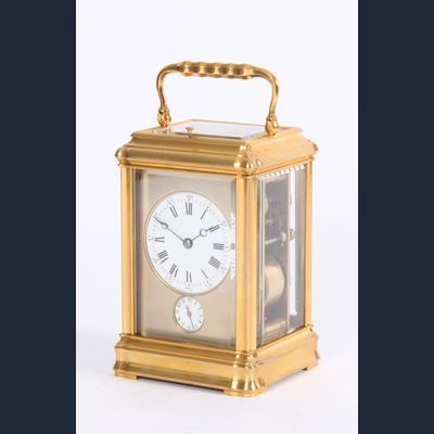 Een fraaie Franse verguld messing reiswekker met kwartierrepetitie, door Margaine, circa 1870