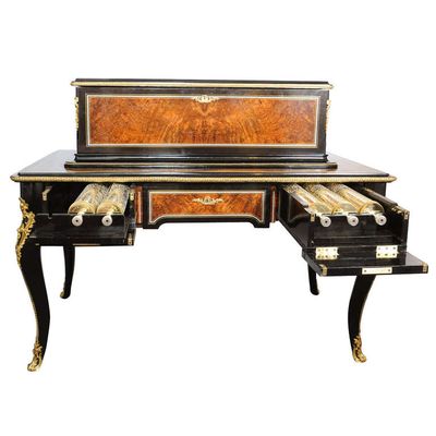 Een imposante Zwitserse mandoline en 'bellen-in-zicht' verwisselbare cylinder speeldoos op bureau, door Samuel Troll, omstreeks 1880