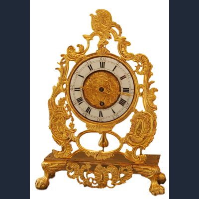 m118 Louis XV mantel clock, fire-gilt, signed by Henri Rossius A Liege.