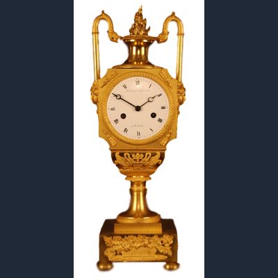 PV07 French 'Urn' or vaseshape mantel clock