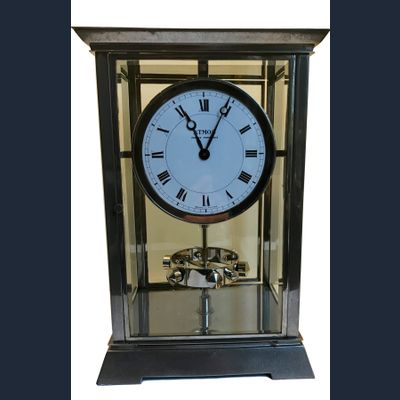 M226 Nikkelen art deco stijl J.L. Reutter Atmos vier glazen Atmos klok, hoge uitvoering