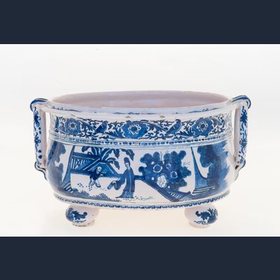 Een Ovalen Blauw - Wit Delftse Bassin