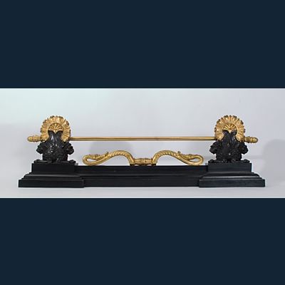 An Empire Periode Fire Fender