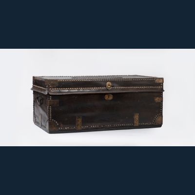 Een met Leder beklede Reiskist