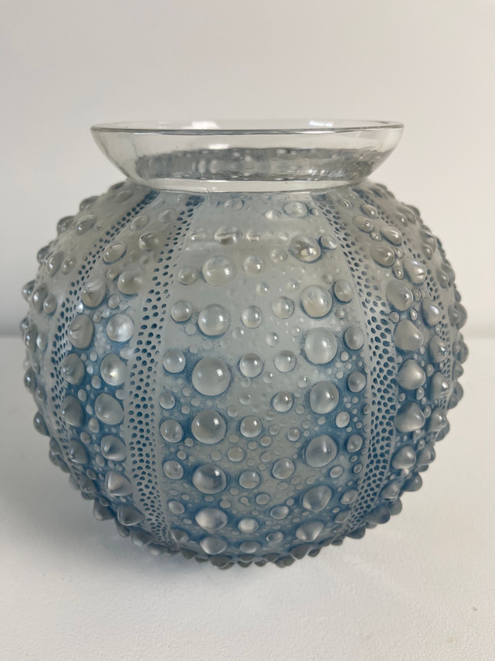 R. Lalique (France 1860-1945), Oursin glass vase model 10-288