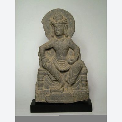 EINE GRAUE SCHIEFERSTELE EINES BODHISATTVA