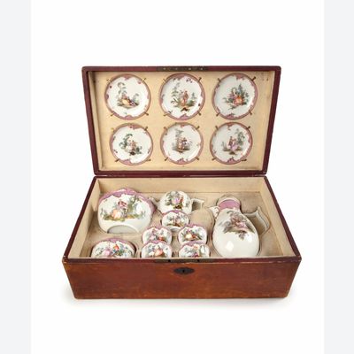 A Meissen Tea and coffee service in a later leather case