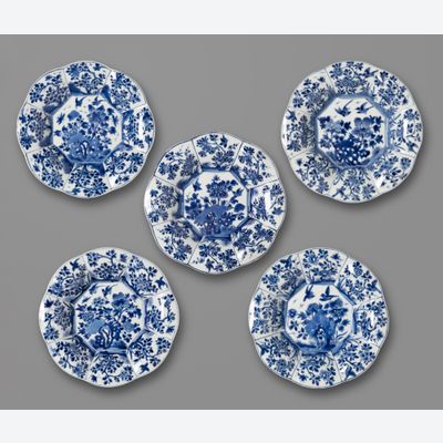 Set of five chinese blue and white lobed plates with floral design