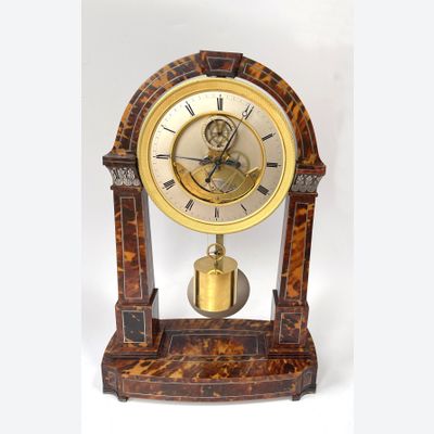 Weense regulateur, 'Mayer & Marenzeller in Wien', no 104, looptijd 1 maand, schildpad kast,  ca 1830-40.