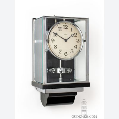 A French Art Deco Reutter patent wall atmos clock RM1, circa 1934.