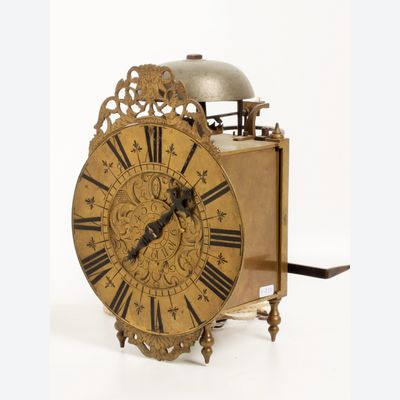 Een fraaie gegraveerde Franse messing lantaarnwekker, circa 1740